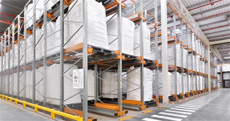 Palletshuttle stellingen